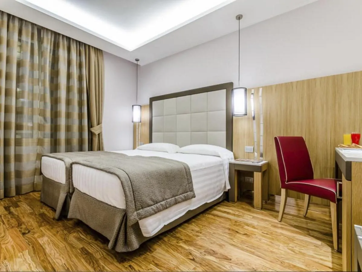 Hotel Giolli Nazionale Roma 3*,  Italia